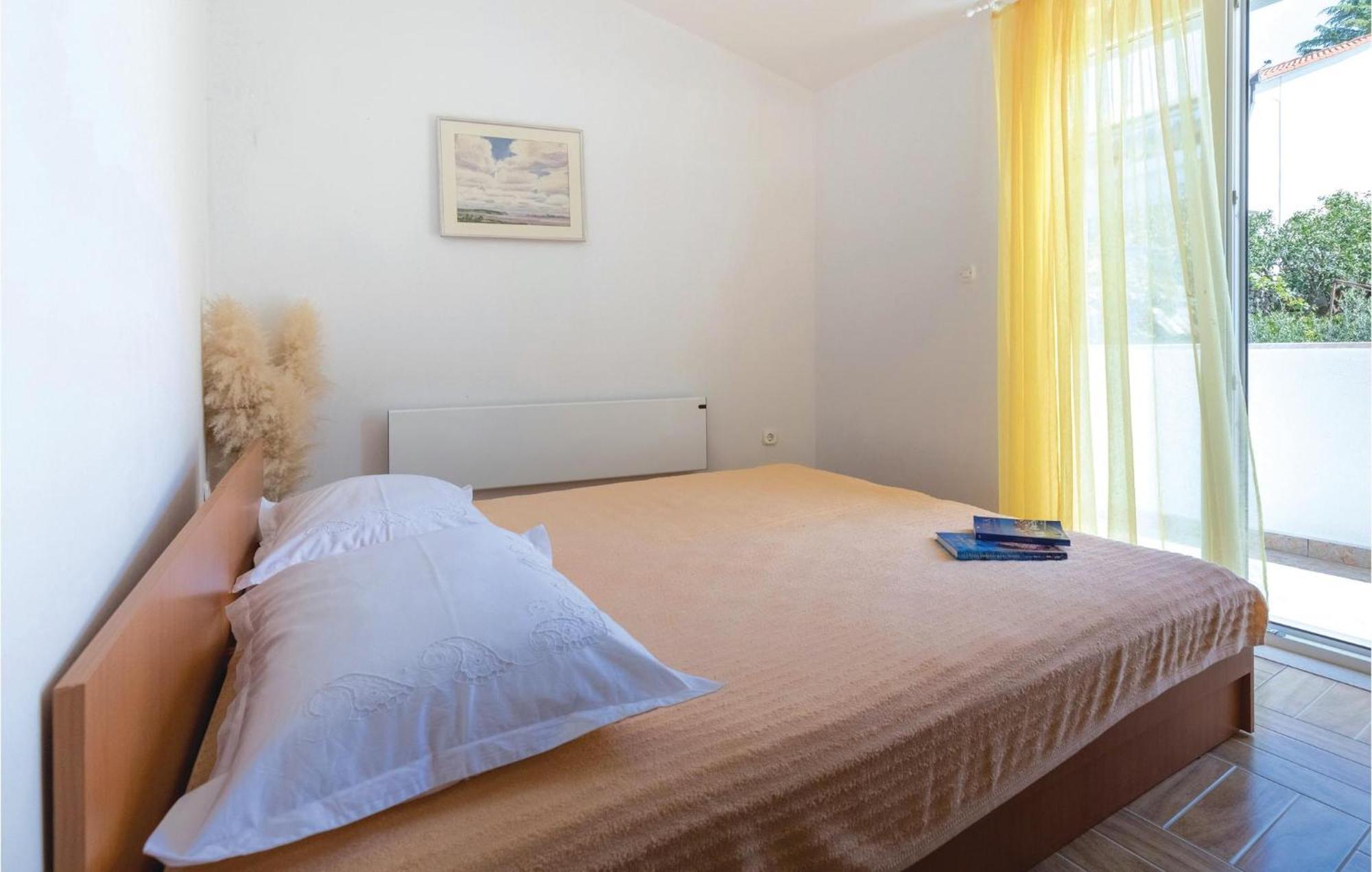 2 Bedroom Lovely Apartment In Komarna Klek Exteriér fotografie