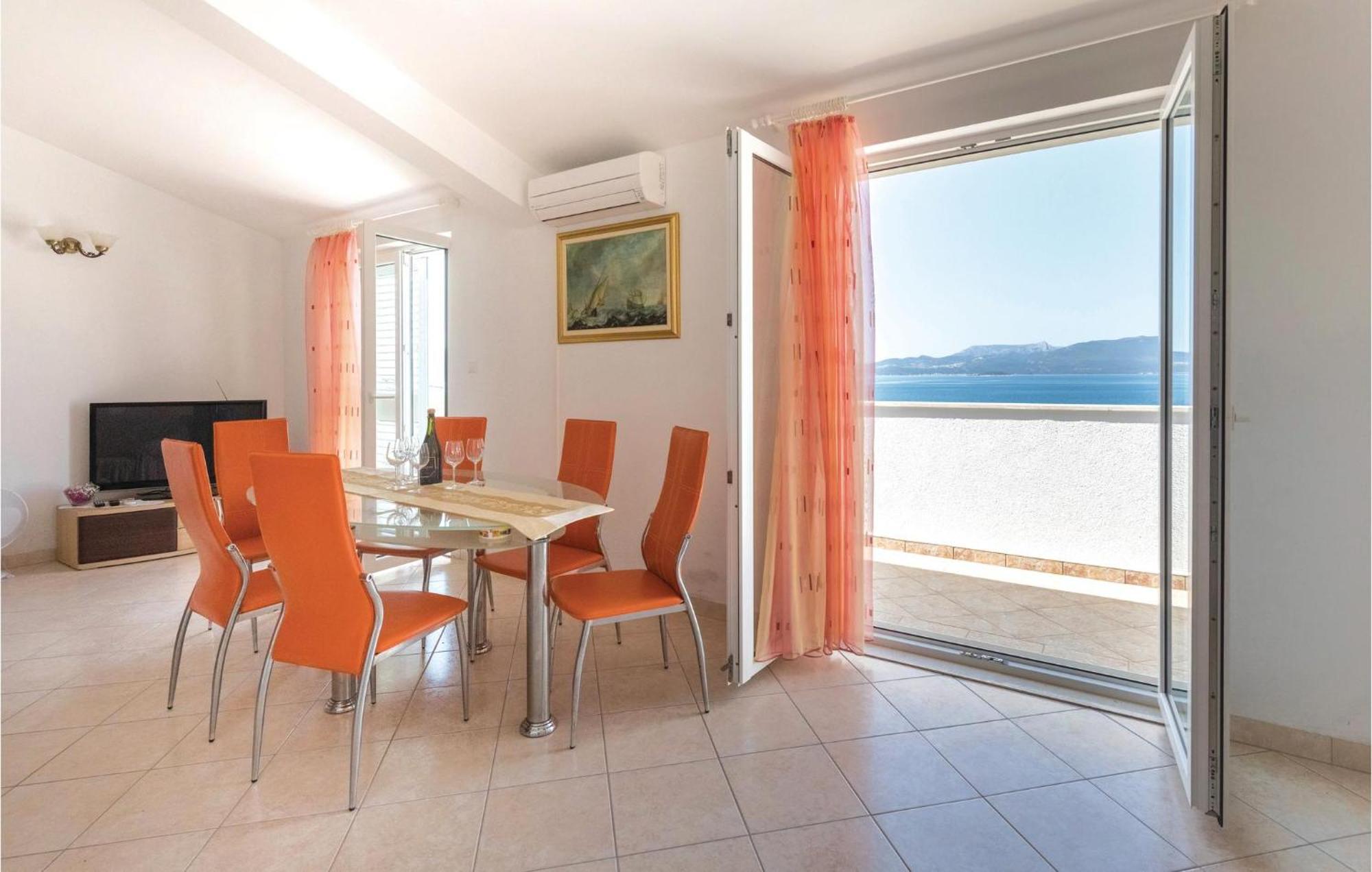2 Bedroom Lovely Apartment In Komarna Klek Exteriér fotografie